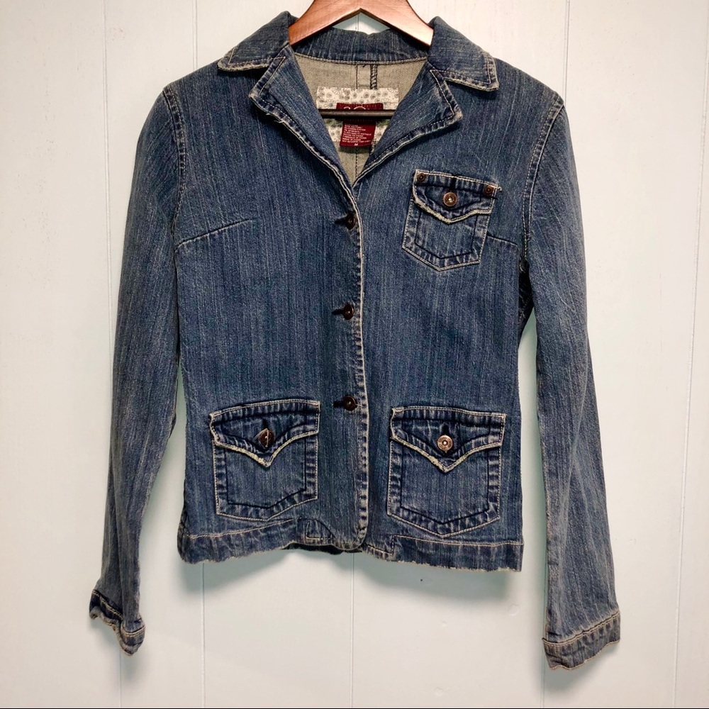 🌴Vanity Vintage Distressed Jean Jacket Med